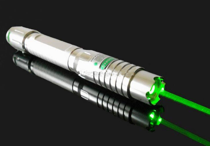 groene 5000mw laserpen met 5 caps